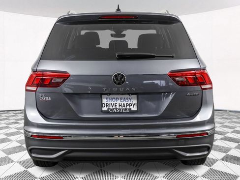 Used 2023 Volkswagen Tiguan SE AWD/4WD image 17