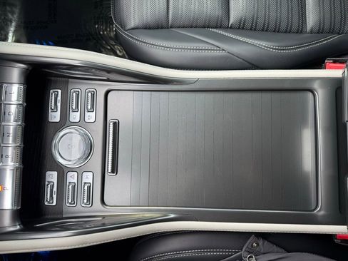 Used 2024 Lincoln Nautilus Reserve image 35