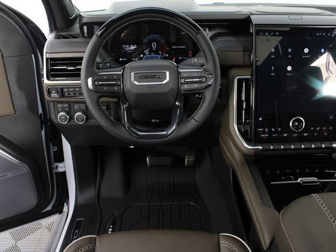 New 2026 GMC Yukon XL Denali Ultimate w/ LPO, Floor Liner Package AWD/4WD image 13