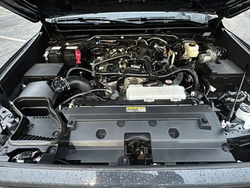 Used 2025 Toyota Tacoma TRD Off-Road image 37