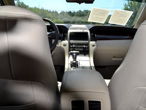 Used 2011 Ford Taurus Limited w/ 303A Rapid Spec Order Code image 31