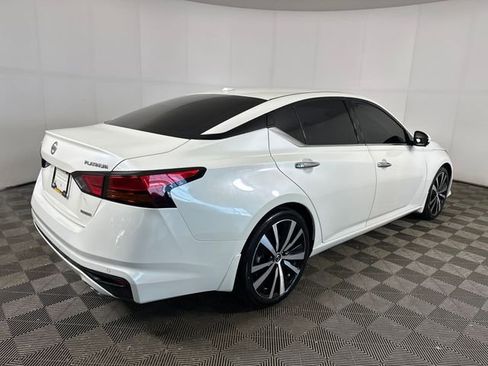 Used 2020 Nissan Altima 2.0 Platinum FWD image 3