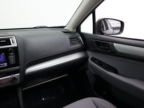 Used 2019 Subaru Outback 2.5i AWD/4WD image 32