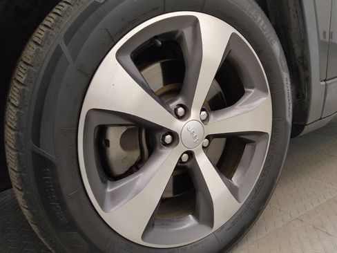 Used 2020 Jeep Cherokee Limited w/ Technology Group image 31