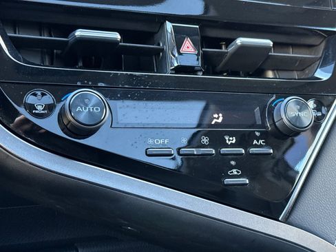 Used 2022 Toyota Camry XSE image 19