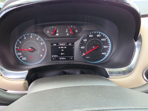 Used 2023 Chevrolet Traverse LS FWD image 25