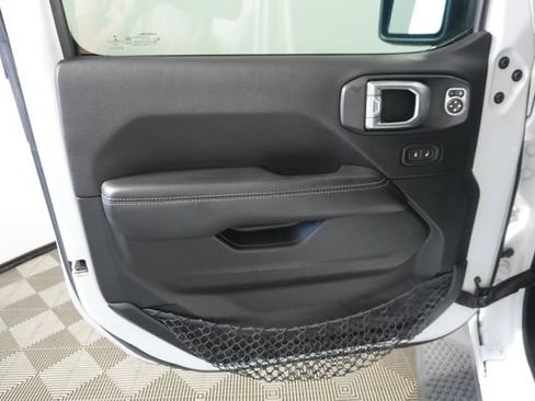Used 2020 Jeep Wrangler Unlimited Sahara AWD/4WD image 25