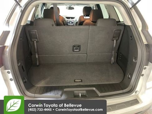 Used 2017 Chevrolet Traverse LT w/ Style and Technology Package image 21