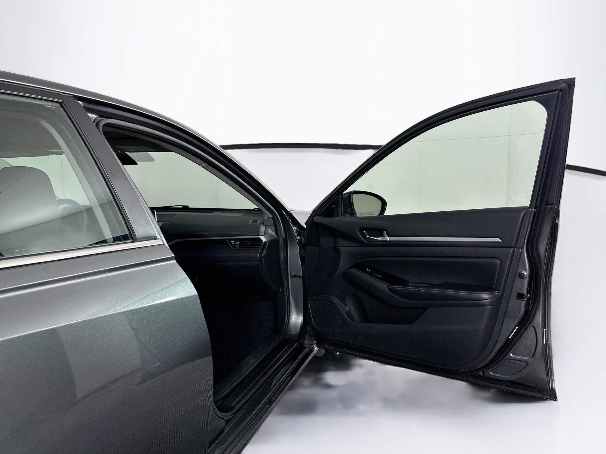 Used 2023 Nissan Altima 2.5 SV FWD image 30