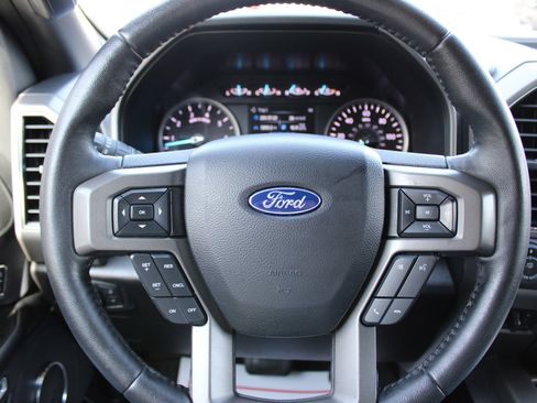 Used 2020 Ford Expedition XLT image 19