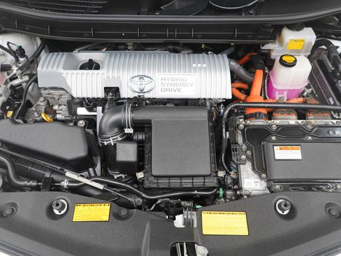 Used 2014 Toyota Prius V Five image 29