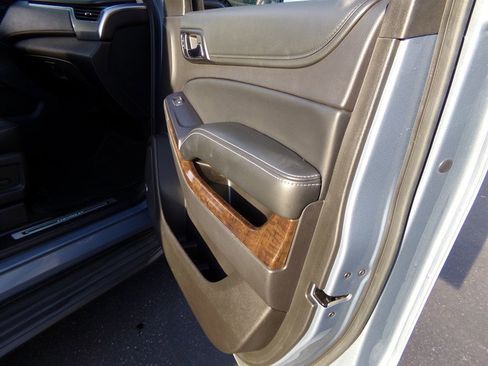 Used 2016 Chevrolet Suburban LT image 77