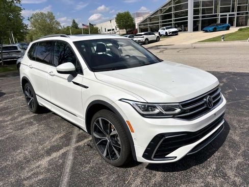 Used 2024 Volkswagen Tiguan SEL R-Line AWD/4WD image 3