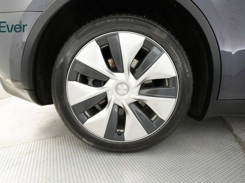 Used 2020 Tesla Model Y Performance image 19