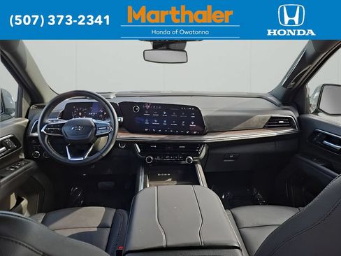 Used 2025 Chevrolet Suburban Z71 AWD/4WD image 22