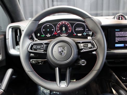 New 2025 Porsche Cayenne Turbo image 27