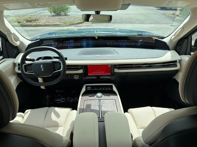 New 2027 Lincoln Navigator Premiere AWD/4WD image 26