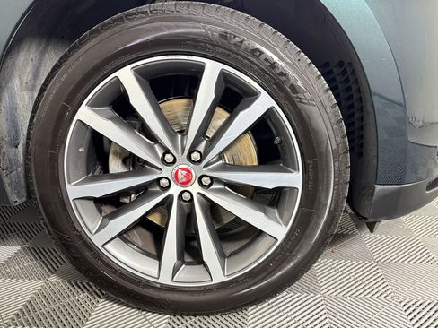 Used 2017 Jaguar F-PACE Prestige image 11