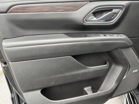 Used 2022 Chevrolet Suburban LT image 24