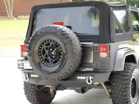 Used 2016 Jeep Wrangler Sahara w/ Connectivity Group AWD/4WD image 9