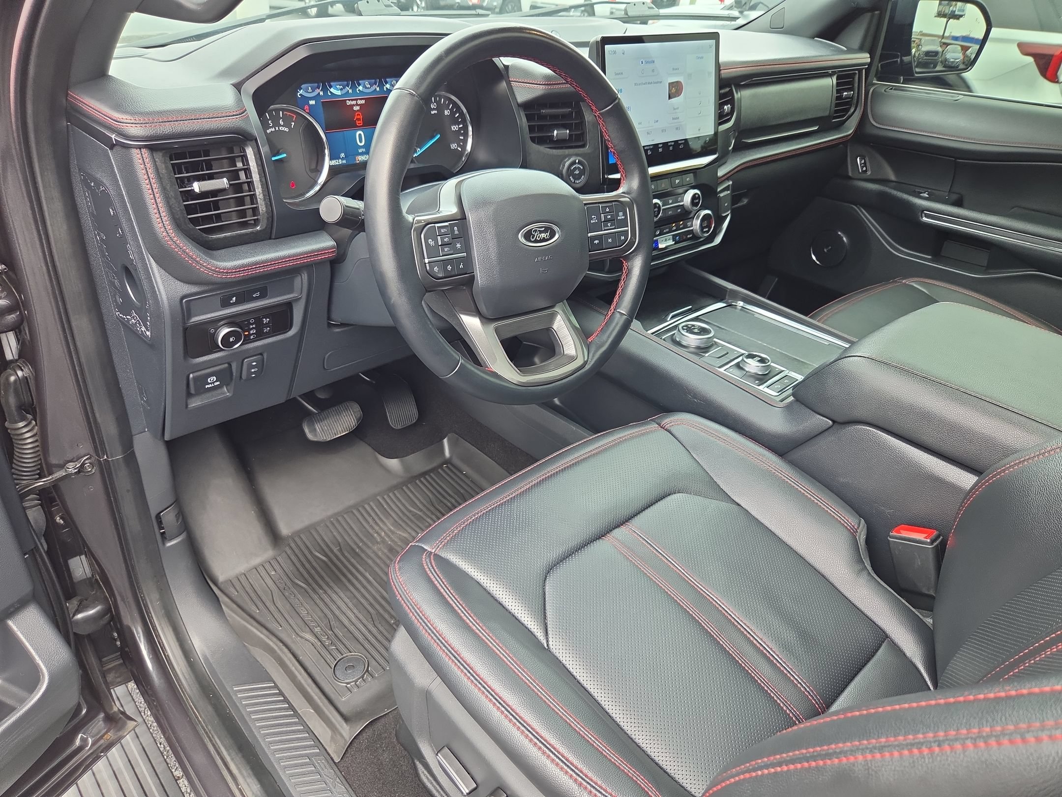 Used 2023 Ford Expedition Limited AWD/4WD image 12