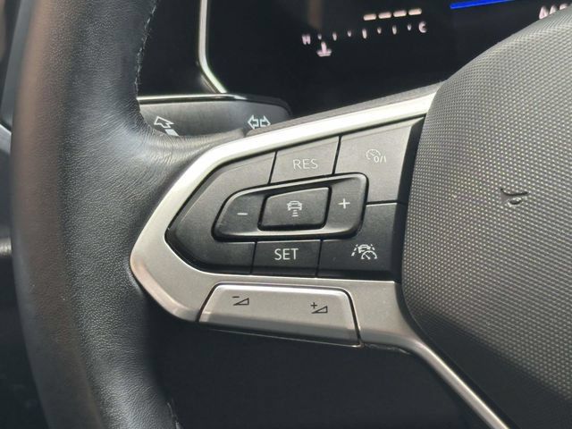 Used 2024 Volkswagen Jetta SE FWD image 23