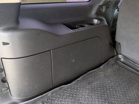 Used 2014 Chevrolet Tahoe 2WD image 31