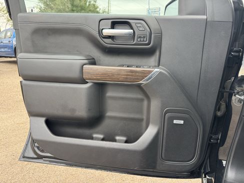 Used 2022 Chevrolet Silverado 1500 High Country w/ Technology Package image 21