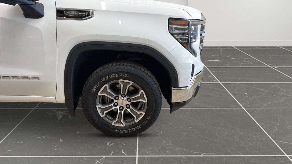 Used 2025 GMC Sierra 1500 SLT AWD/4WD image 23