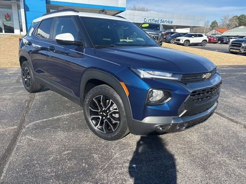 Used 2023 Chevrolet TrailBlazer ACTIV w/ Convenience Package image 3