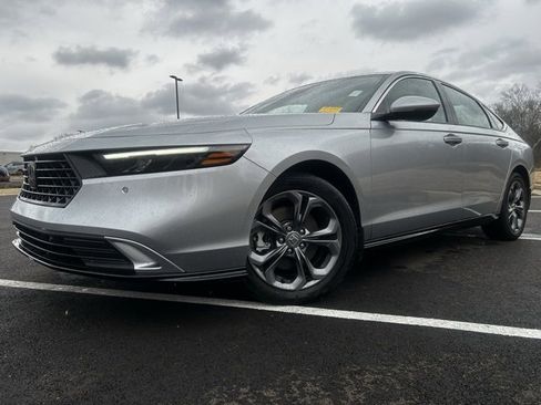 Used 2025 Honda Accord EX-L image 12