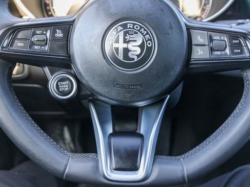 Used 2020 Alfa Romeo Giulia w/ Nero Edizione image 22