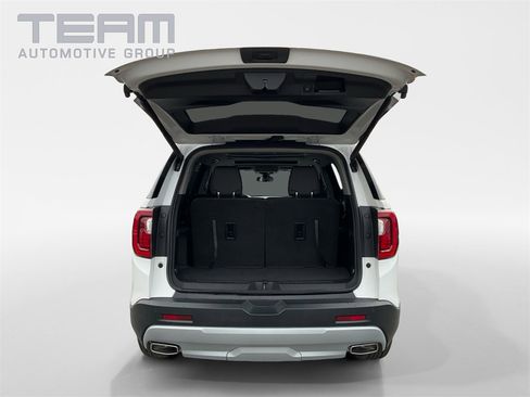 Used 2022 GMC Acadia SLT w/ Technology Package image 13