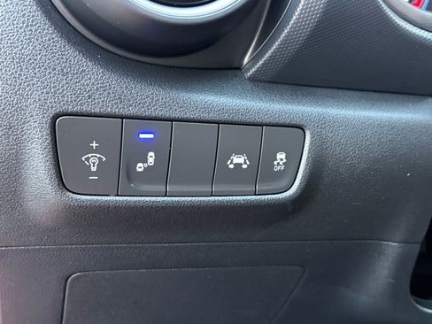 Used 2019 Hyundai Kona SEL AWD/4WD image 17