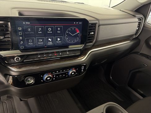 Used 2024 GMC Sierra 1500 Elevation w/ LPO, Elevation Black Package AWD/4WD image 4
