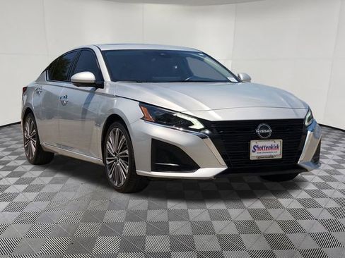 Used 2023 Nissan Altima 2.5 SL FWD image 2