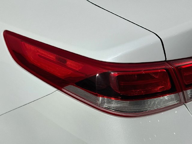 Used 2018 Kia Optima LX w/ 17" Alloy Wheels Package FWD image 32