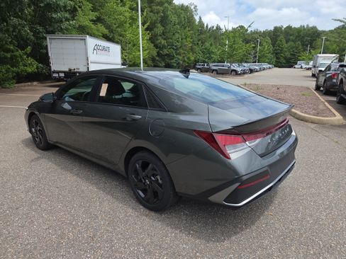 Used 2026 Hyundai Elantra Sport FWD image 5