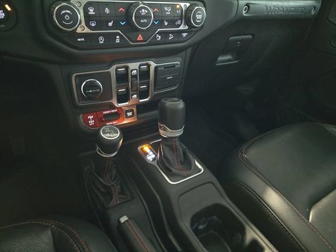 Used 2019 Jeep Wrangler Unlimited Rubicon AWD/4WD image 26