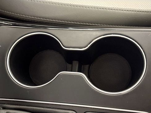 Used 2018 Kia Sorento SX image 16