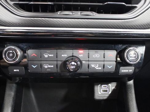 Used 2025 Jeep Compass Trailhawk AWD/4WD image 44