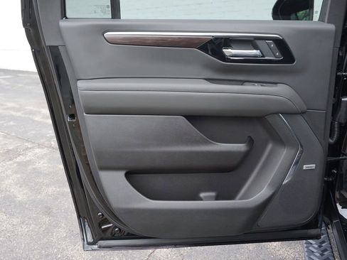 New 2026 Chevrolet Suburban Z71 image 26