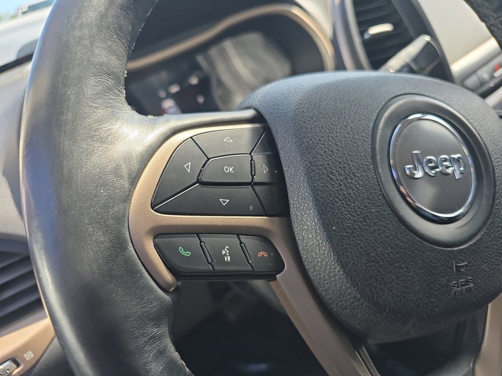 Certified 2018 Jeep Cherokee Limited AWD/4WD image 25