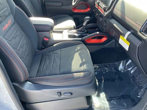 New 2025 Nissan Frontier PRO-4X w/ Black Accent Package image 27