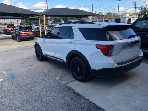 Used 2020 Ford Explorer XLT RWD image 8