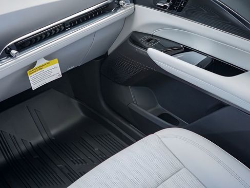 New 2026 Cadillac Lyriq Luxury w/ LPO, Floor Liner Package AWD/4WD image 26