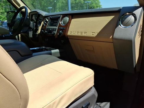 Used 2012 Ford F250 Lariat w/ Lariat Ultimate Pkg AWD/4WD image 9