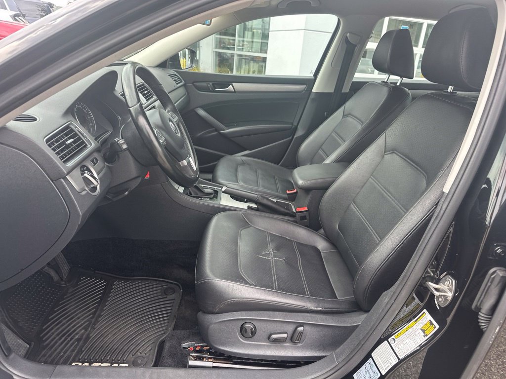 Used 2015 Volkswagen Passat 1.8T SE FWD image 13