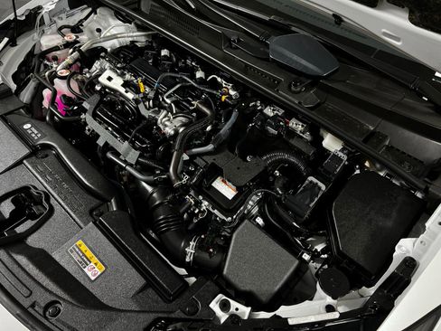 Certified 2024 Toyota Prius XLE image 11