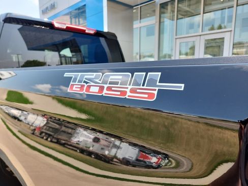 New 2026 Chevrolet Silverado 1500 LT Trail Boss w/ LPO, Dark Essentials Package AWD/4WD image 32